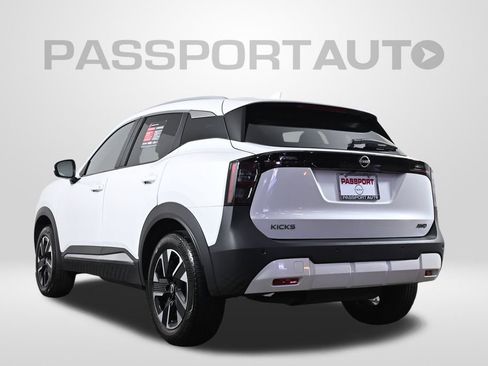 Used 2025 Nissan Kicks SV w/ SV Premium Package image 7