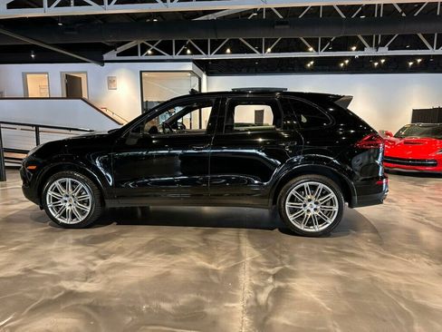 Used 2018 Porsche Cayenne AWD/4WD image 2