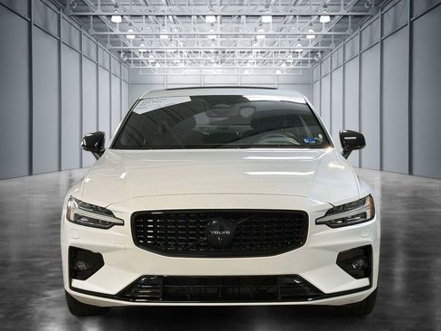 Used 2023 Volvo S60 B5 Plus w/ Climate Package FWD image 8
