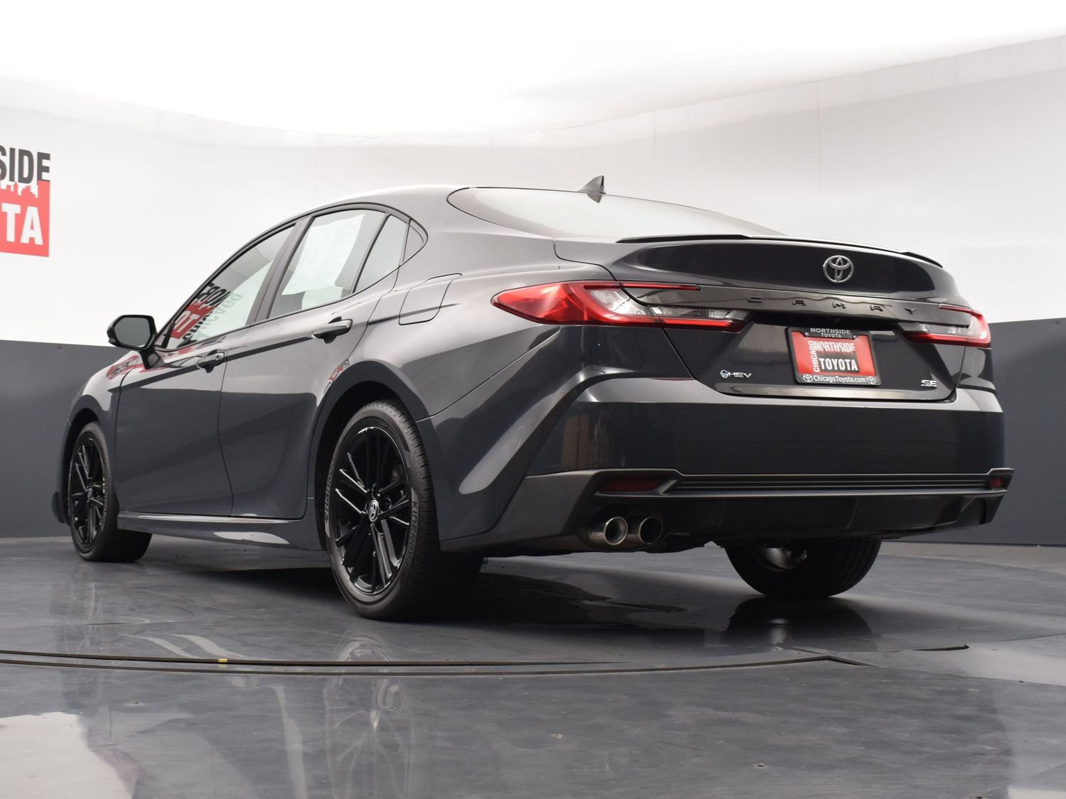 Used 2025 Toyota Camry SE FWD image 27