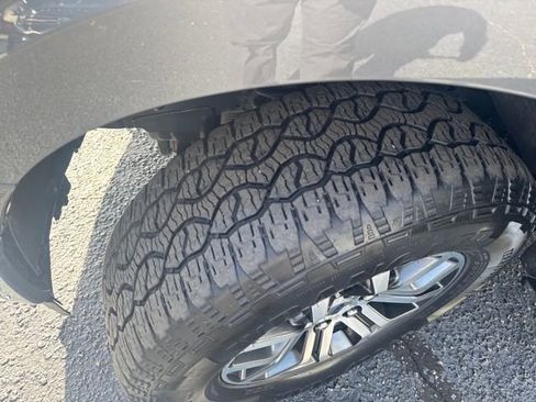 Used 2022 Ford F150 Lariat image 28