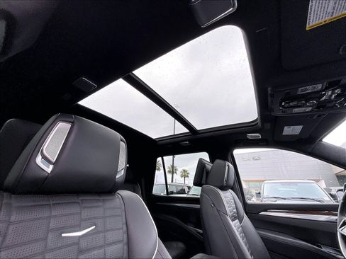 Used 2025 Cadillac Escalade Sport Platinum AWD/4WD image 25