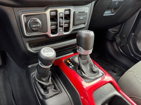 Used 2018 Jeep Wrangler Unlimited Sport S AWD/4WD image 19