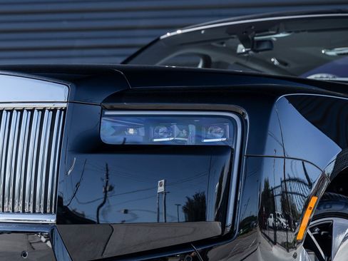 Used 2025 Rolls-Royce Cullinan image 21