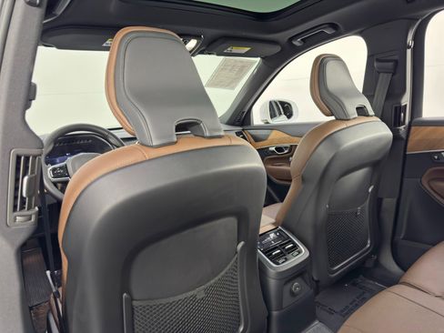 Used 2024 Volvo XC90 T8 Plus image 38