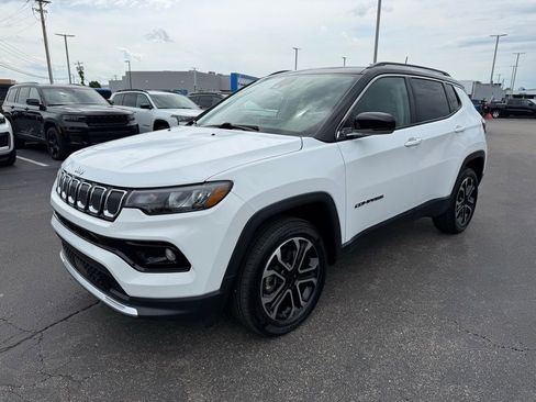 Certified 2022 Jeep Compass Limited w/ Sun and Sound Group AWD/4WD image 8