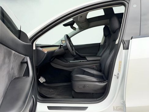 Used 2022 Tesla Model Y Performance image 13