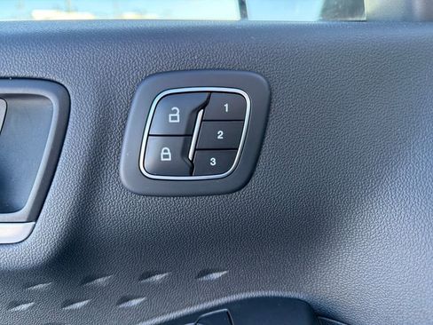 Used 2020 Ford Escape SEL image 23