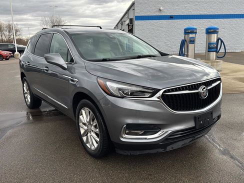 Used 2020 Buick Enclave Premium w/ Sun and Sites Package image 8