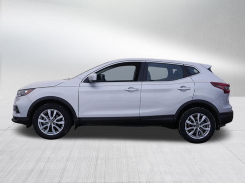 Certified 2022 Nissan Rogue Sport S image 4