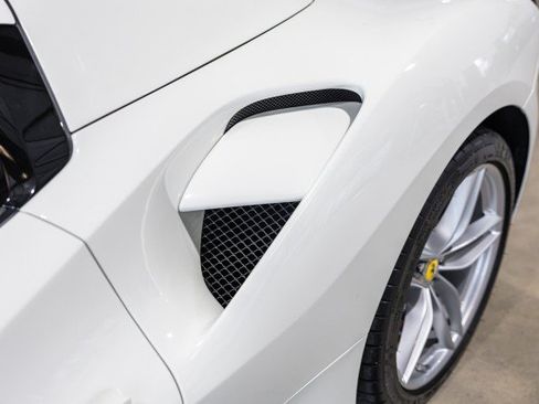 Used 2018 Ferrari 488 Spider RWD image 15