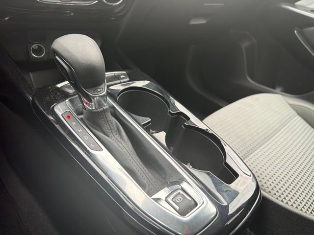 Used 2025 Chevrolet Trax LT FWD image 54