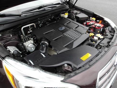 Used 2017 Subaru Outback 3.6R Touring w/ Popular Package #5A AWD/4WD image 23