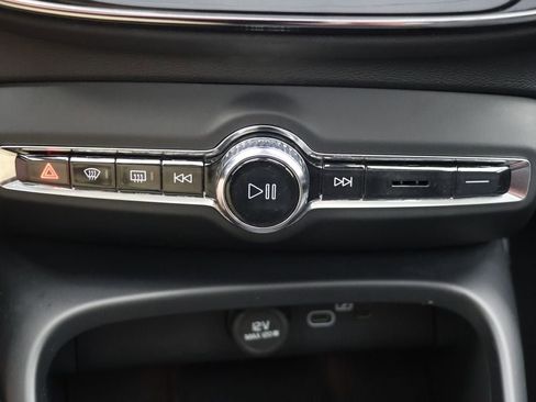 Used 2025 Volvo XC40 B5 Core AWD/4WD image 24
