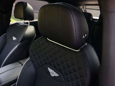 Used 2023 Bentley Bentayga Speed image 17