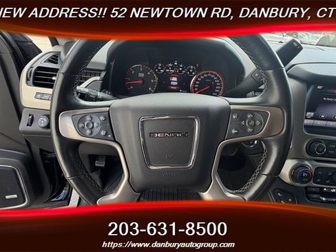Used 2015 GMC Yukon Denali w/ Touring Package AWD/4WD image 19