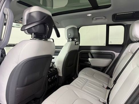 New 2026 Land Rover Defender 110 X-Dynamic SE image 20