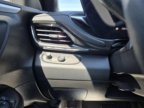 Used 2025 Buick Envista Preferred FWD image 22