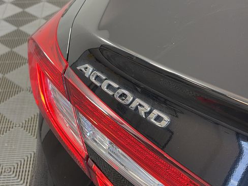 Used 2018 Honda Accord LX image 15
