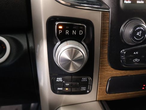 Used 2017 RAM 1500 Laramie w/ Convenience Group image 8