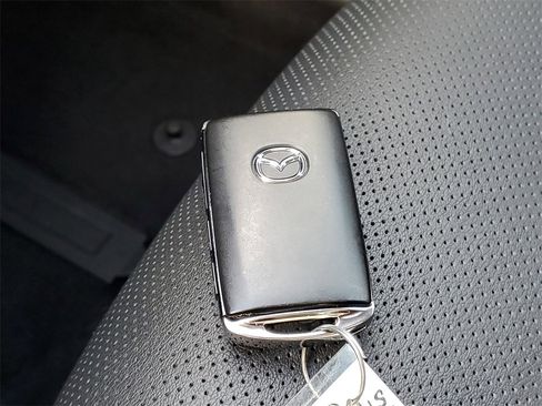 Used 2025 MAZDA CX-70 3.3 Turbo w/ Preferred Package image 32