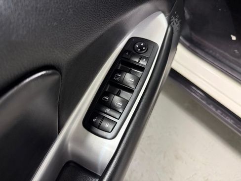 Used 2018 Dodge Journey SE w/ Popular Equipment Group FWD image 11