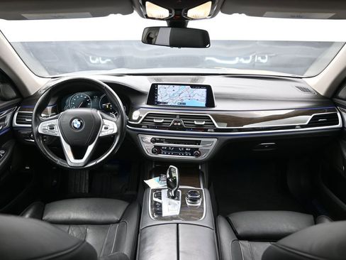 Used 2016 BMW 750i xDrive image 19