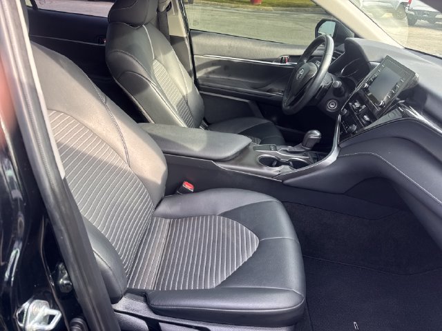 Used 2023 Toyota Camry SE FWD image 5