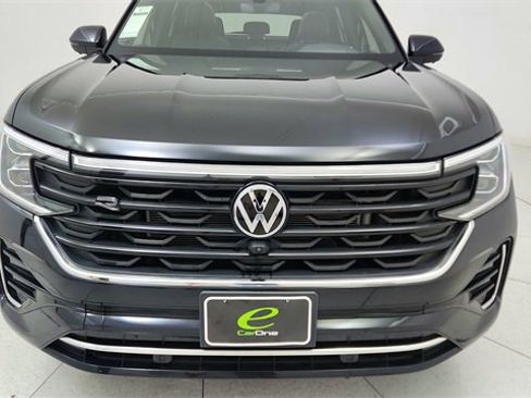 Used 2024 Volkswagen Atlas Cross Sport SEL Premium R-Line image 9
