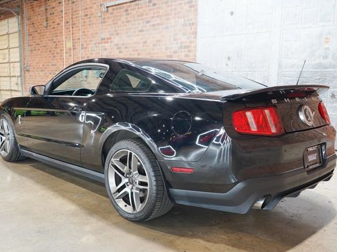 Used 2010 Ford Mustang Shelby GT500 RWD image 9