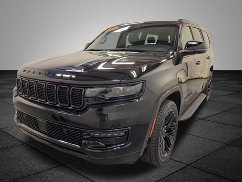 Used 2024 Jeep Wagoneer Series II AWD/4WD image 3