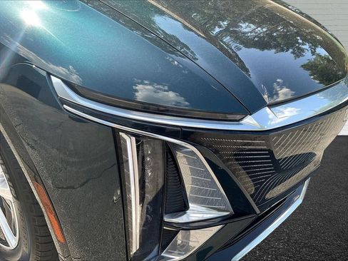 Used 2024 Cadillac Lyriq Tech RWD image 29