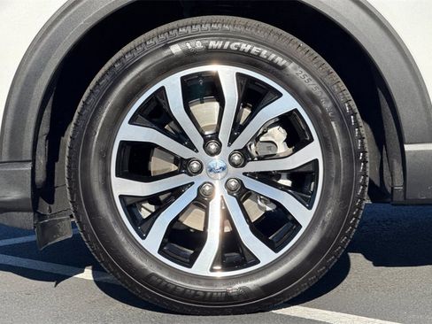 Used 2025 Ford Explorer ST-Line image 13