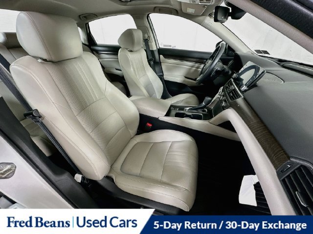 Used 2018 Honda Accord Touring image 35