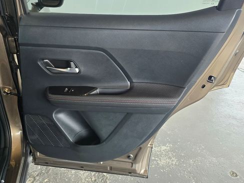 Used 2025 Nissan Kicks SR FWD image 31