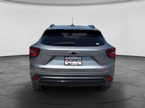 Used 2025 Chevrolet Trax RS w/ Driver Confidence Package FWD image 9