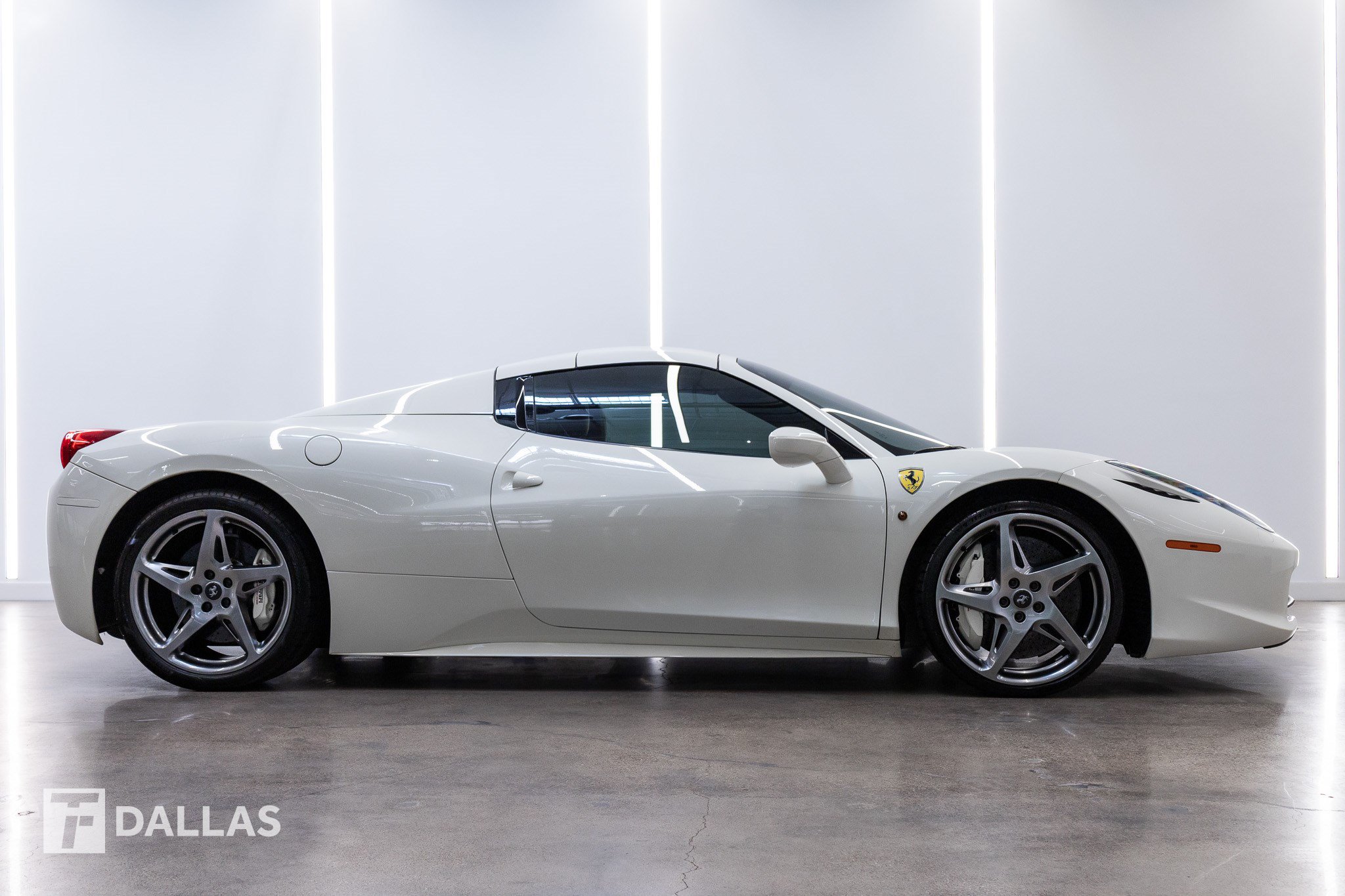 Used 2013 Ferrari 458 Spider RWD image 20