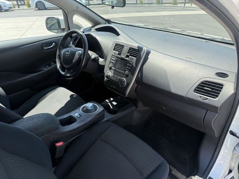 Used 2015 Nissan Leaf S w/ Charge Package FWD image 23