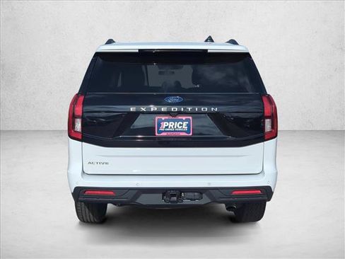 Certified 2025 Ford Expedition Active RWD image 9