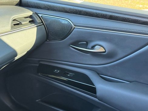 Used 2024 Lexus ES 350 Ultra Luxury w/ Accessory Package (Z2) image 40