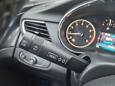 Used 2021 Buick Encore Preferred FWD image 52