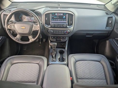 Used 2017 Chevrolet Colorado Z71 image 33