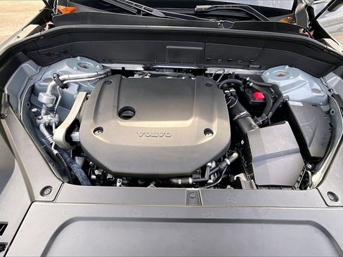 Used 2024 Volvo XC90 B6 Plus w/ Protection Package Premier image 9