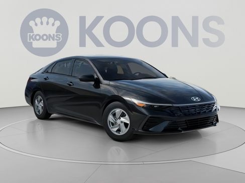 New 2026 Hyundai Elantra SE FWD image 2