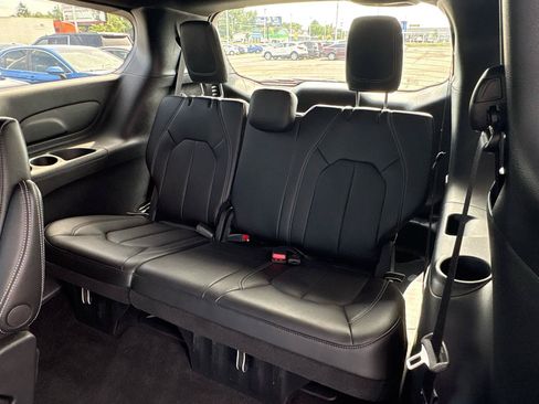 Used 2026 Chrysler Pacifica Select FWD image 29