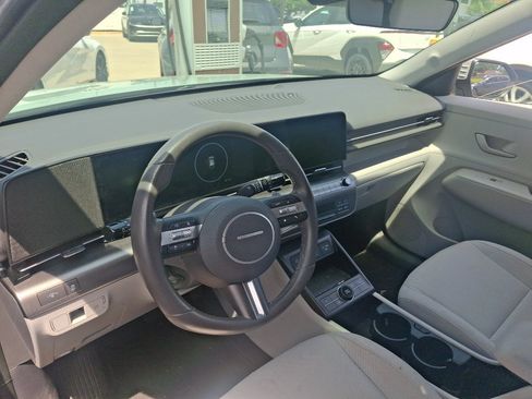 Used 2024 Hyundai Kona SEL FWD image 7