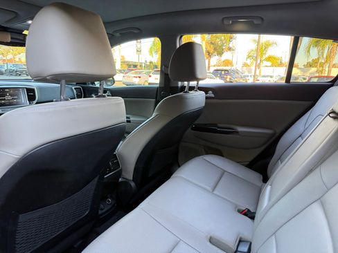 Used 2021 Kia Sportage EX w/ EX Technology Package image 16