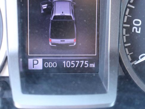 Used 2016 Toyota Tacoma Limited w/ Towing Package AWD/4WD image 11