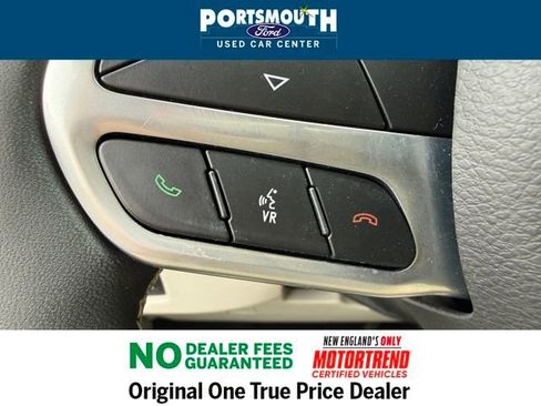 Used 2024 Chrysler Pacifica Touring-L image 17