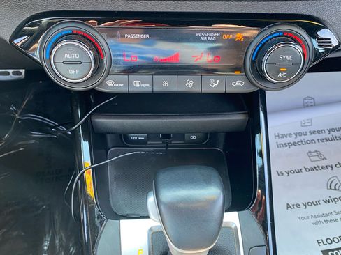 Used 2023 Kia Forte GT-Line w/ GT-Line Technology Package image 21